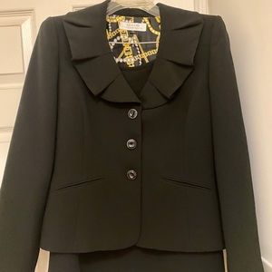 Women's Skirt Suit